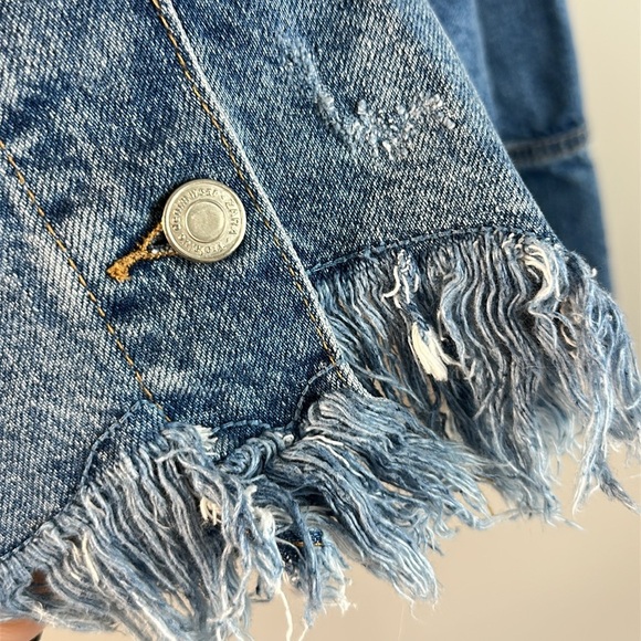 Zara Womens Distressed Denim Medium Wash High Low Jean Jacket Size Small Western - Picture 13 of 16